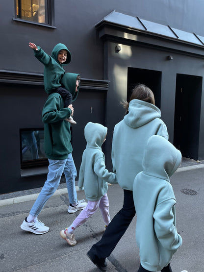 Anzug mit Kapuze und Hose – 2 Erwachsene + 2 Kinder 95–115 cm